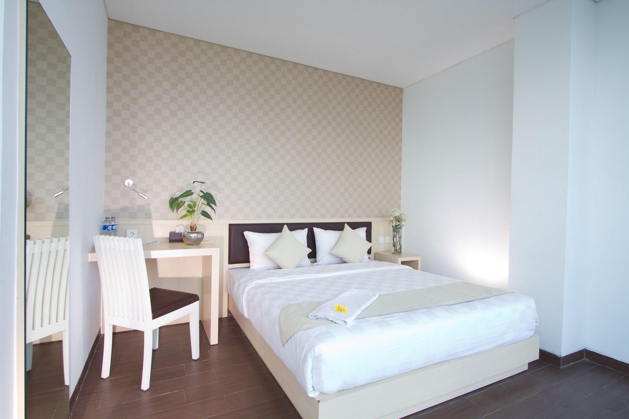 Hotel 88 Grogol Jakarta By Wh Exterior foto