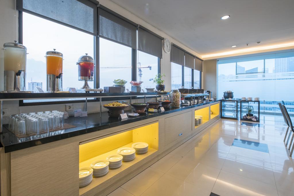 Hotel 88 Grogol Jakarta By Wh Exterior foto