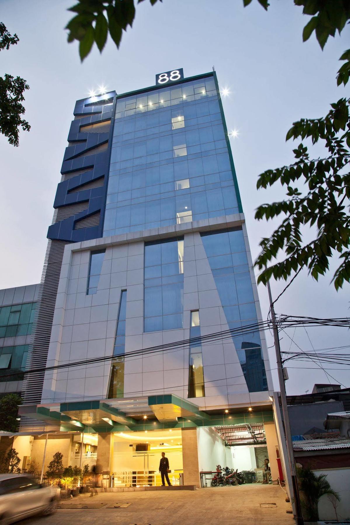 Hotel 88 Grogol Jakarta By Wh Exterior foto
