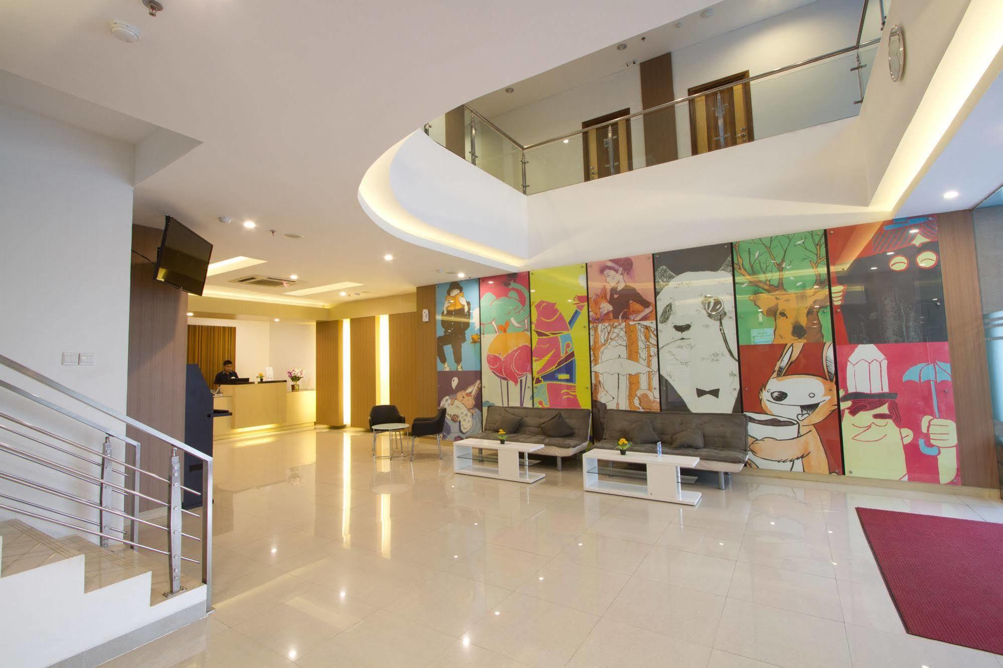 Hotel 88 Grogol Jakarta By Wh Exterior foto